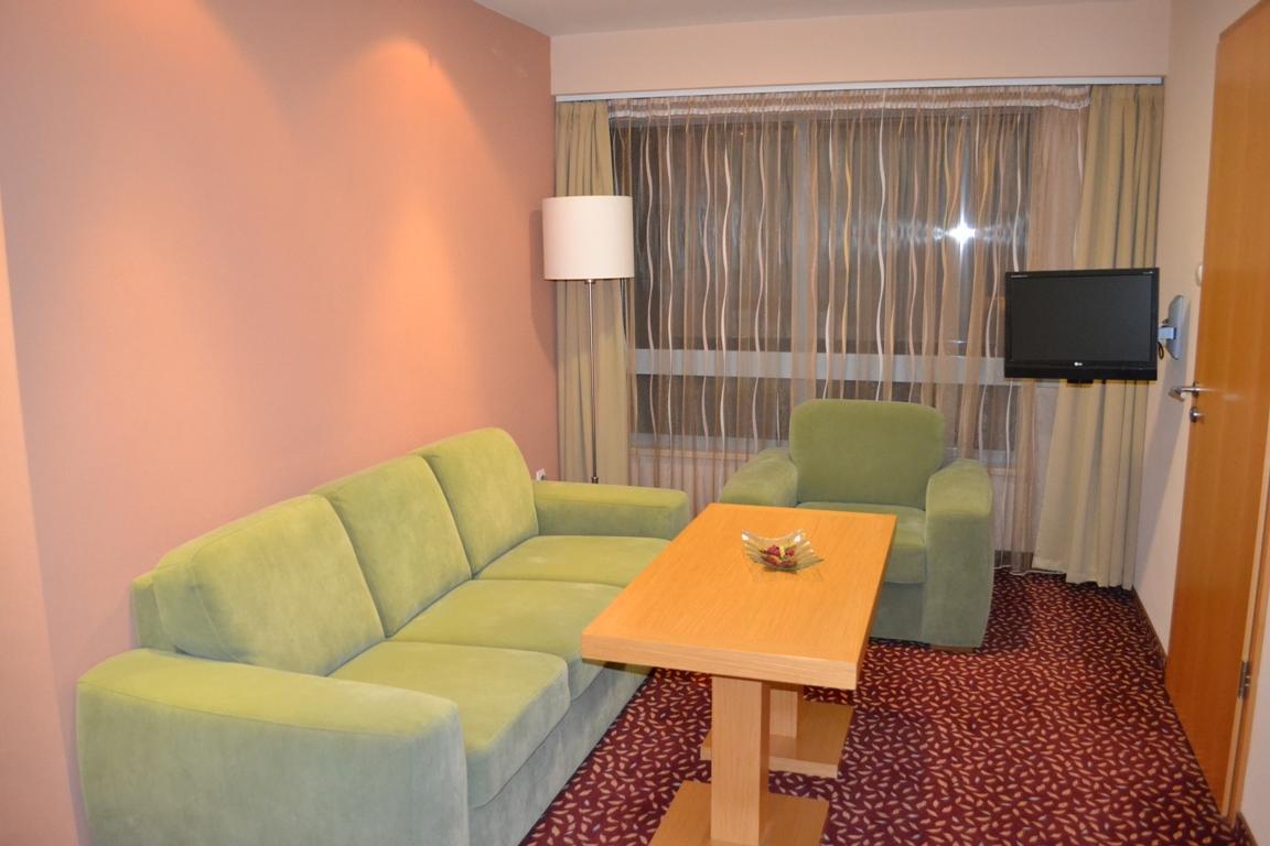 Debreceni Postas Udulo Hotel Exterior photo